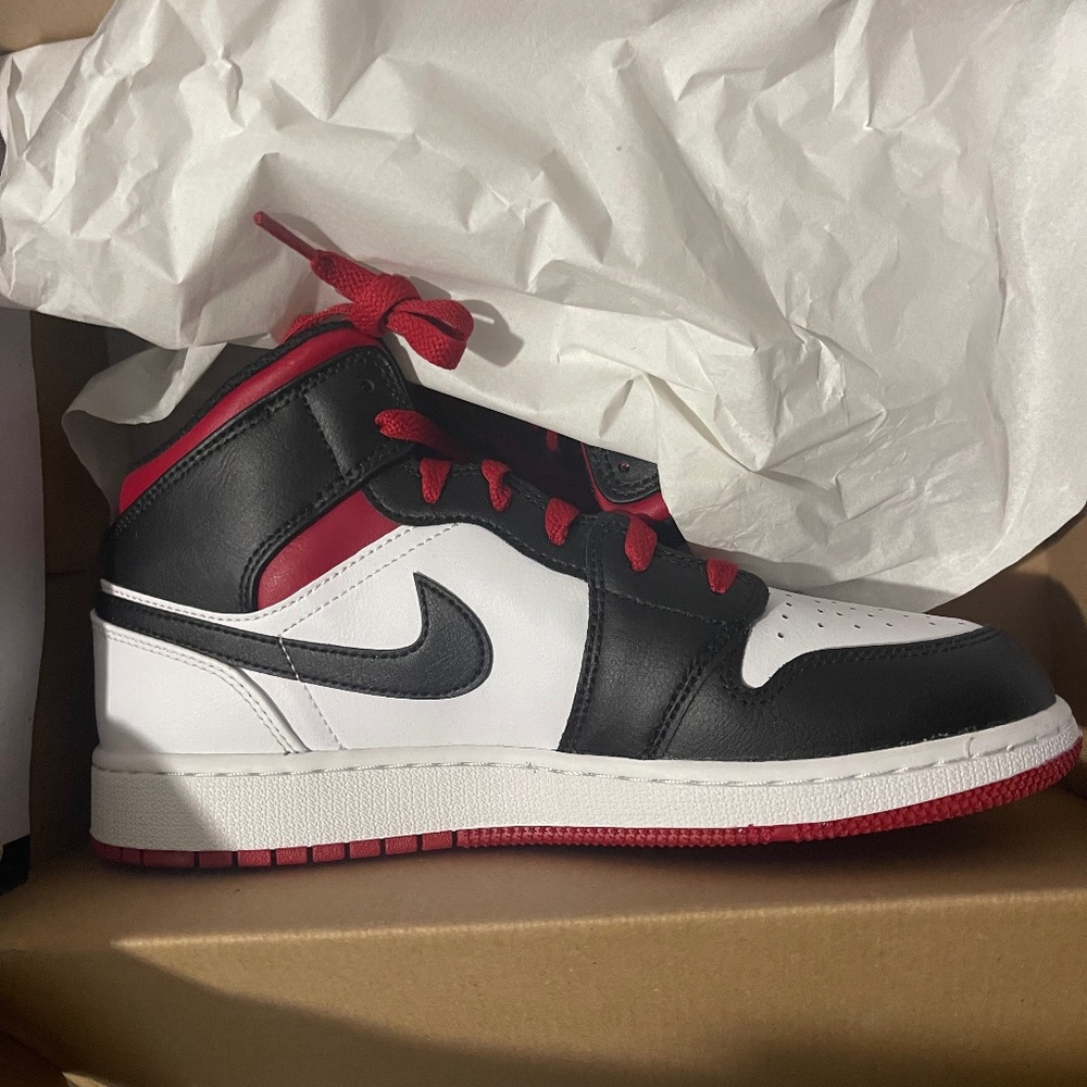 Jordan mid 1